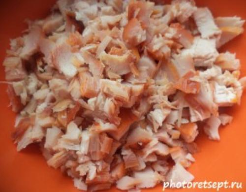 Курица под шубой салат с кукурузой. 