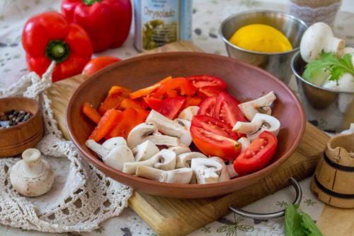 Жареная семга с овощами. Семга с овощами и грибами на сковороде рецепт с фото 02