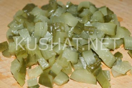 Салат с курицей и кукурузой и солеными огурцами. Салат с курицей, кукурузой, сыром – рецепт