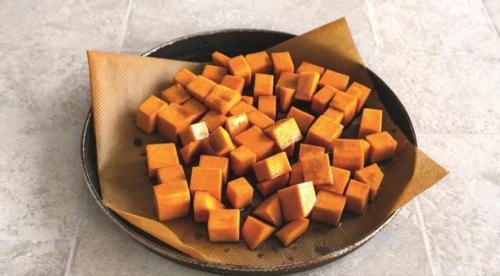 Суп в духовке в тыкве. Суп в тыкве с крутонами и сыром 03 Суп в духовке в тыкве. Суп в тыкве с крутонами и сыром 03