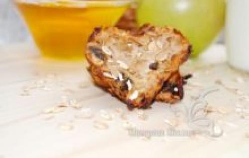 Слойки с творогом из слоеного теста. Нежные слойки с творогом, изюмом и яблоками из готового слоеного теста