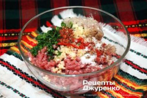 Мясные шарики на сковороде. Ингредиенты для мясных шариков (10-12 шт)