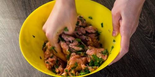 Мясные шарики на сковороде простой рецепт. Как сделать фрикадельки