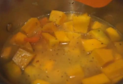 Пряный крем суп из тыквы. Сливочный крем суп из тыквы - классический пошаговый рецепт