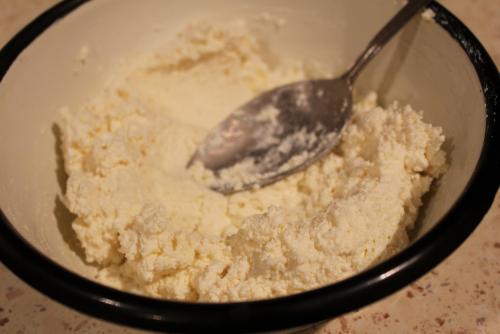 Розочки из слоеного теста с творогом. Слоеные БУЛОЧКИ-РОЗОЧКИ с творогом за полчаса