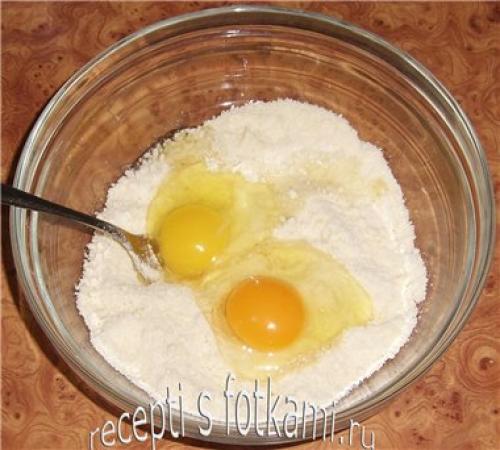 Пирог ореховый со сгущенкой. Пирог из песочного теста со сгущенкой и грецкими орехами