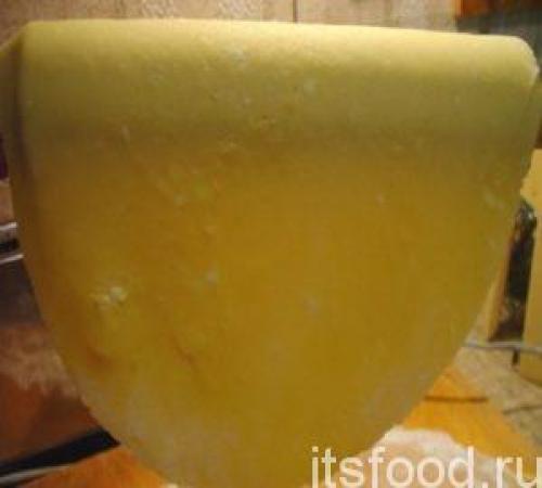 Песочный пирог с начинкой из сгущенки. Песочный торт со сгущенкой: классический рецепт