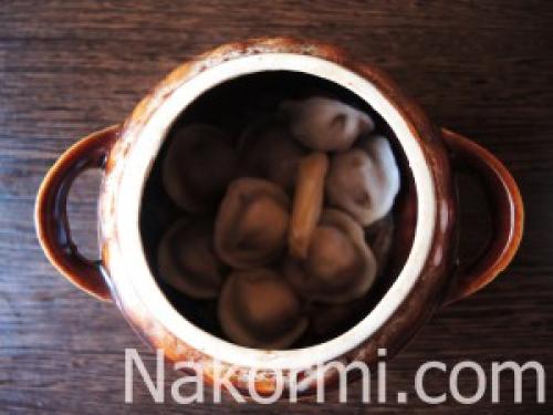 Пельмени запеченые в горшочках с грибами в духовке. Ингредиенты