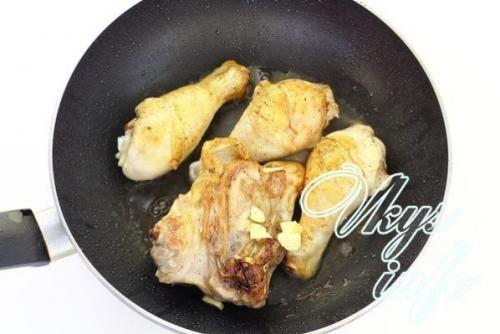 Курица жареная с пюре. Курочка жареная с картофельным пюре 06