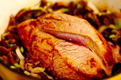 Жаркое из телятины с грибами. Жаркое из телятины с лесными грибами