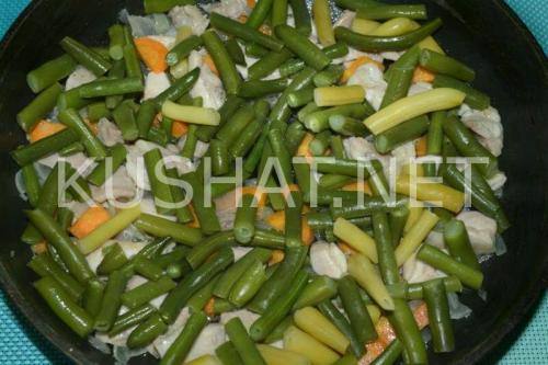 Курица со стручковой фасолью в томатном соусе. Стручковая фасоль с курицей – рецепт