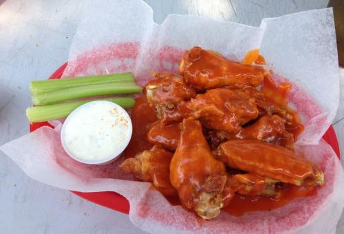 Крылышки баффало в панировке. Крылышки Баффало – классический рецепт куриных крыльев Buffalo