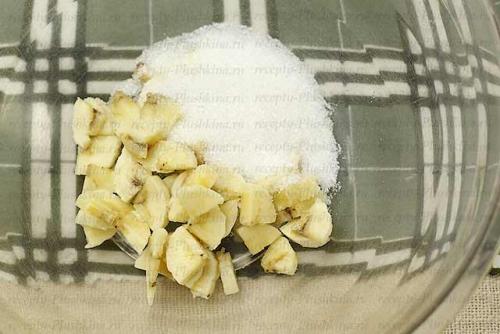 Пышные банановые оладьи на кефире. Оладьи с бананами на кефире