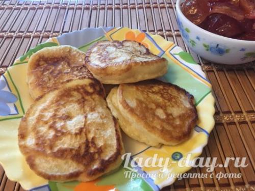 Оладьи на кефире 500 мл без яиц. Пышные оладьи без яиц, на кефире