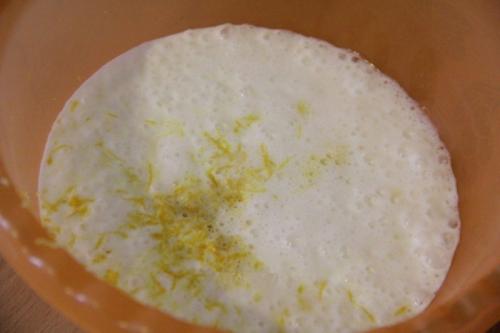 Оладьи на кефире пышные с лимоном. Оладьи на кефире с лимоном 04