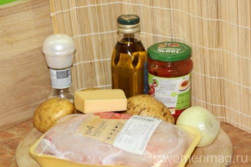 Курица в томатном соусе с картошкой. Курица в томатном соусе с молодым картофелем в духовке
