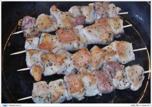 Шашлык в духовке в сковороде. Шашлык  на  сковородке.