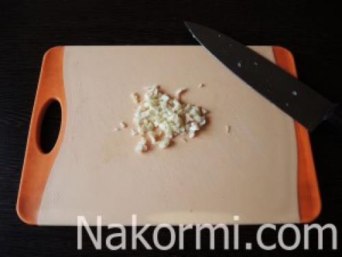 Пельмени запеченые в горшочках с грибами в духовке. Ингредиенты