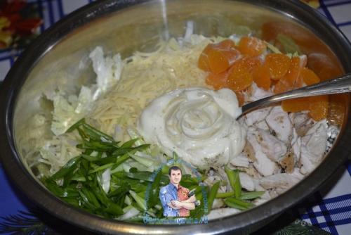 Салат большой праздник с пекинской капустой и Мандаринами. Салат с пекинской капустой, курицей и Мандаринами — новогодний рецепт