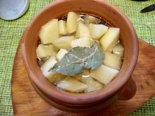 Блюда в горшочках в Русской печи. Мясо с картошкой в горшочках