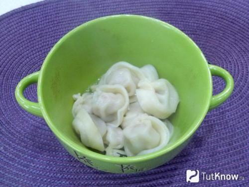 Пельмени с грибами и с сыром. Пельмени, запеченные с грибами под сметаной 25 Пельмени с грибами и с сыром. Пельмени, запеченные с грибами под сметаной 25