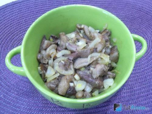 Пельмени с грибами и с сыром. Пельмени, запеченные с грибами под сметаной 26 Пельмени с грибами и с сыром. Пельмени, запеченные с грибами под сметаной 26