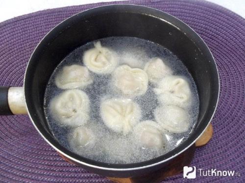 Пельмени с грибами и с сыром. Пельмени, запеченные с грибами под сметаной 24 Пельмени с грибами и с сыром. Пельмени, запеченные с грибами под сметаной 24