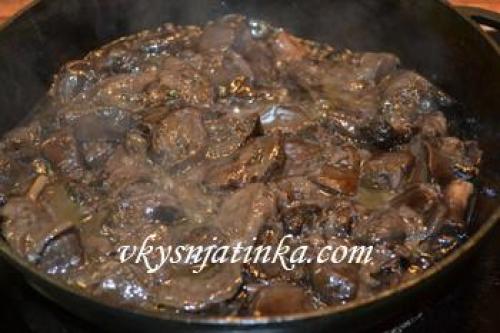 Картошка с грибами жареная с беконом. Картофель с грибами и беконом 06 Картошка с грибами жареная с беконом. Картофель с грибами и беконом 06