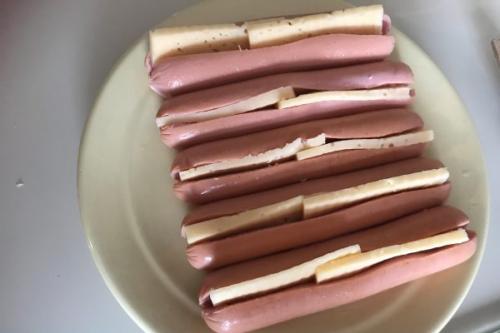 Сосиски в беконе на мангале рецепт. Сосиски гриль с сыром в беконе приготовленные на мангале