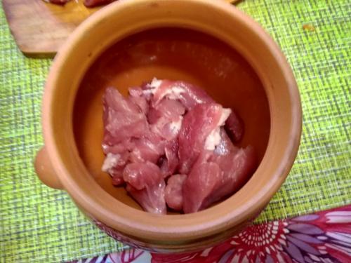 Блюда в горшочках в Русской печи. Мясо с картошкой в горшочках