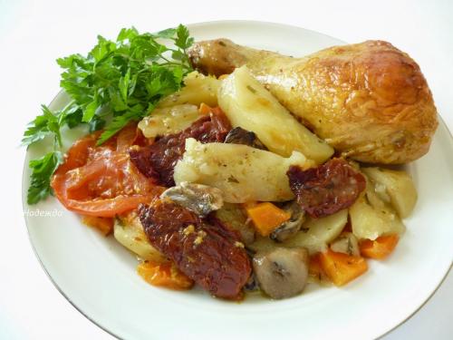 Жаркое с вялеными помидорами. Куриное жаркое с грибами и вялеными помидорами