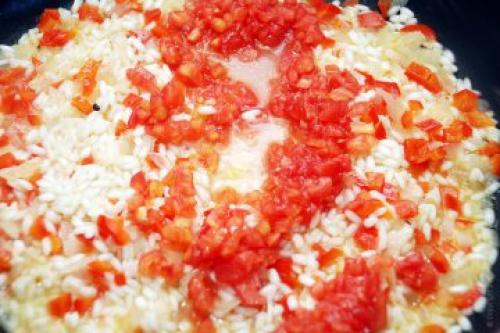 Рис с томатами и луком. Способ приготовления ризотто – рис с помидорами