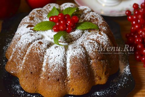 Шарлотка на кефире пышная с яблоками в духовке.