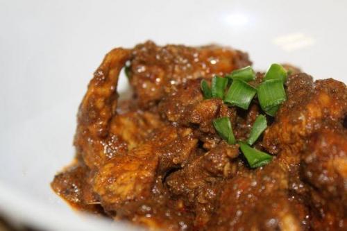 Говяжья печень с помидорами. рецепт 885. Говяжья печень с помидорами, луком и сливками. 09