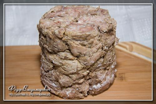 Мясо прессованное в ветчиннице.