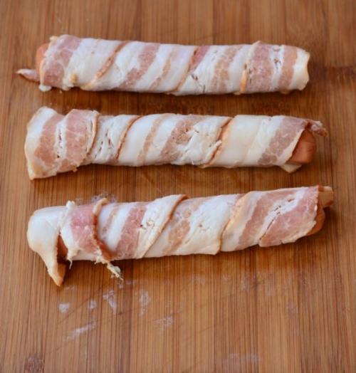 Сосиски в беконе на мангале рецепт. Сосиски гриль с сыром в беконе приготовленные на мангале