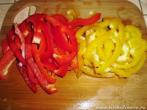 Пицца с брокколи и курицей