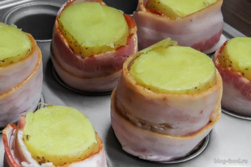 Картошка с грибами в беконе. Картофель в беконе с грибами и сыром