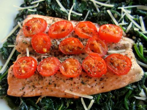 Лосось на шпинатной подушке рецепт. Лосось на подушке из шпината со сливками 04