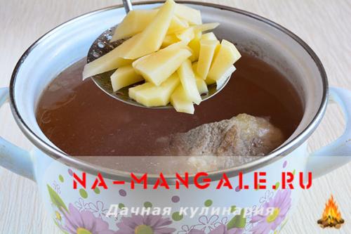 Как готовить рассольник с перловкой. Рассольник со свининой