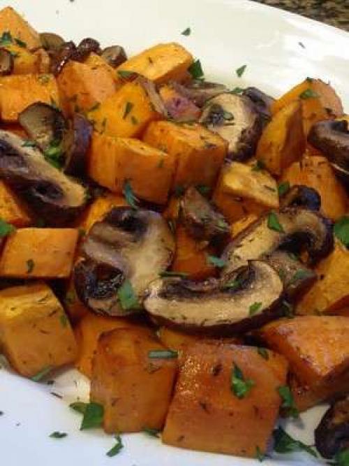 Жареная картошка с шампиньонами. Картошка с шампиньонами на сковороде