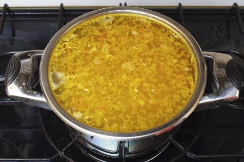 Как варить рассольник. Как приготовить рассольник с перловкой и солеными огурцами — классический рецепт рассольника из говядины с пошаговыми фото