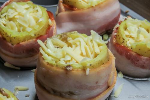 Картошка с грибами в беконе. Картофель в беконе с грибами и сыром