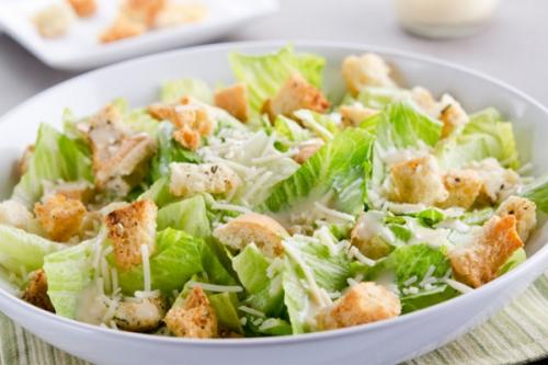Салат цезарь с копченой курицей и грибами. Пошаговый простой рецепт салата Цезарь с копченой курицей и пекинской капустой