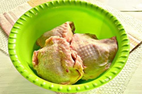 Чахохбили из бедрышек. Чахохбили из куриных бедер на сковороде