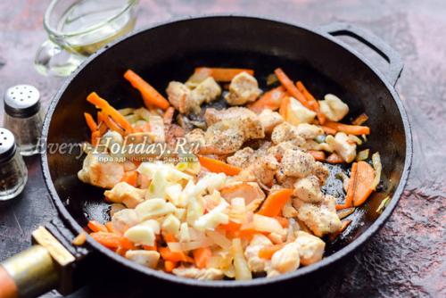 Гуляш из курицы с пюре. Рецепт 3: гуляш из курицы с подливкой (с фото)