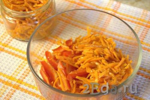 Салат с курицей болгарским перцем и корейской морковью. Салат с корейской морковью, курицей и болгарским перцем