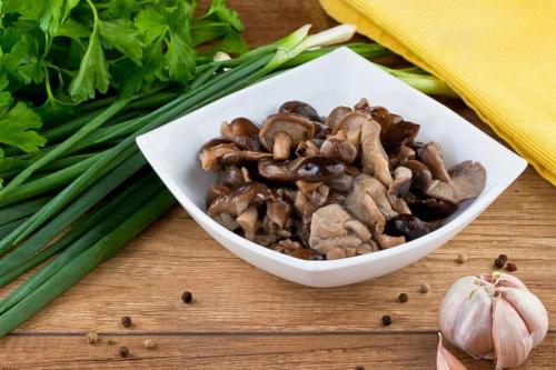 Гриб рядовка маринование. Маринованные рядовки: простые и вкусные рецепты