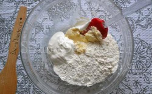 Яблочный пирог в сметанной заливке рецепт. Цветаевский пирог с яблоками со сметанной заливкой