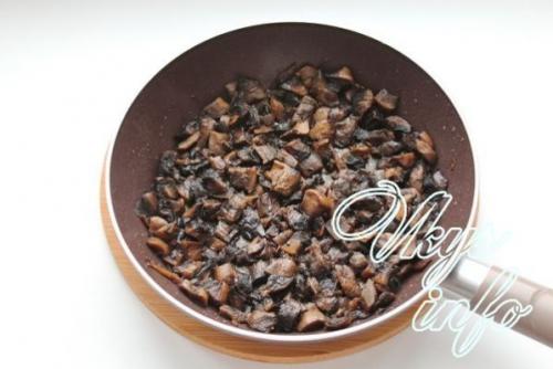 Салат с грибами и ветчиной и болгарским перцем. Вкусный, изысканный салат с ветчиной, жареными грибами, сыром и болгарским перцем - рецепт с фото приготовления праздничного блюда Мужской каприз 04